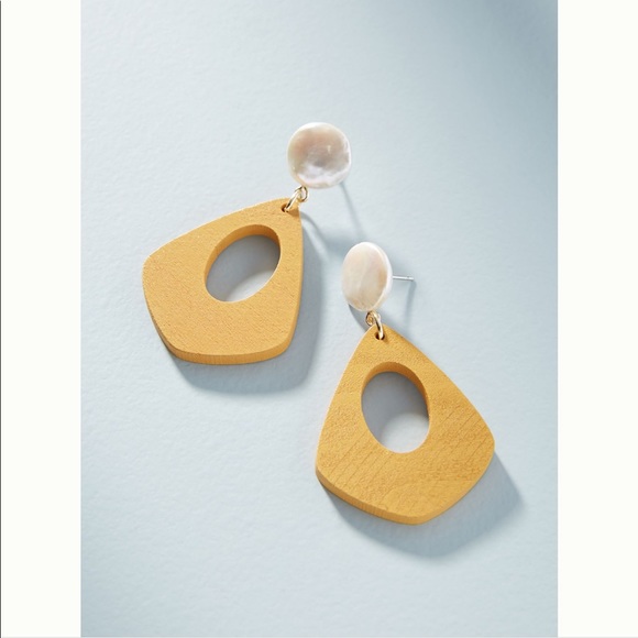 Anthropologie Jewelry - Anthropologie Seaside Pearl Drop Earrings
